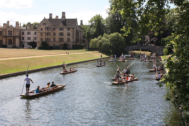 800px-punts_cambridge_july_2010_03